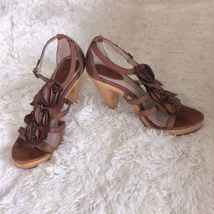 🌸Frye Janna Flower Sandal🌸